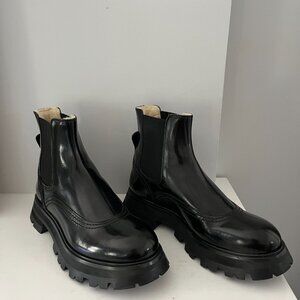 Alexander McQueen Black Sofa Chelsea Boots (Size 39 EU ~ 8.5 US)